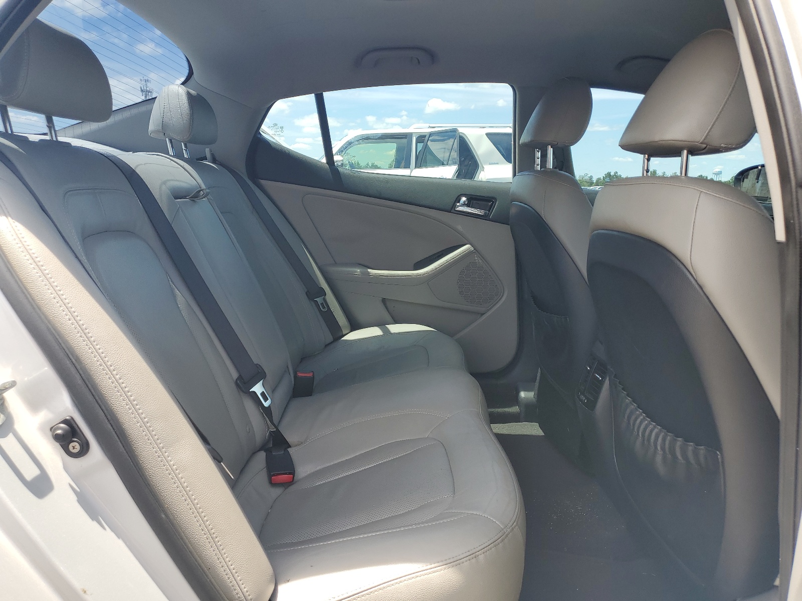 KNAGN4A76B5053307 2011 Kia Optima Ex