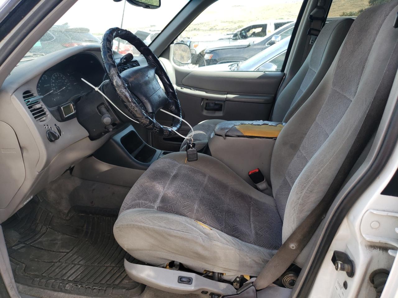 1998 Ford Explorer VIN: 1FMZU34E5WZC24142 Lot: 63558424