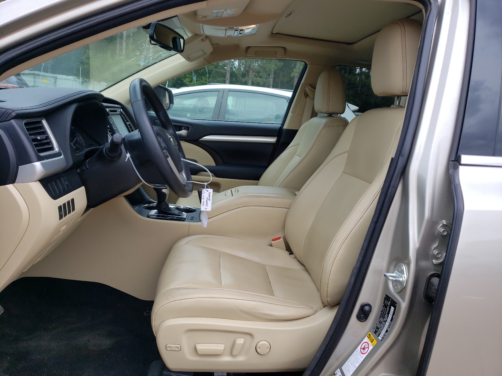 5TDJKRFHXFS187155 2015 Toyota Highlander Xle