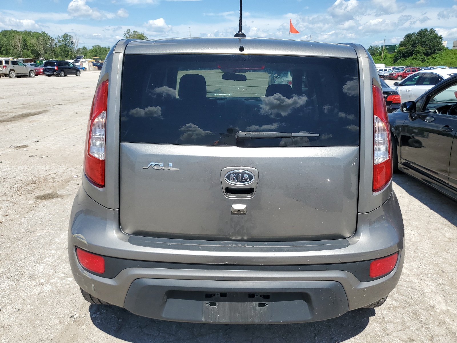 2012 Kia Soul + vin: KNDJT2A6XC7392393