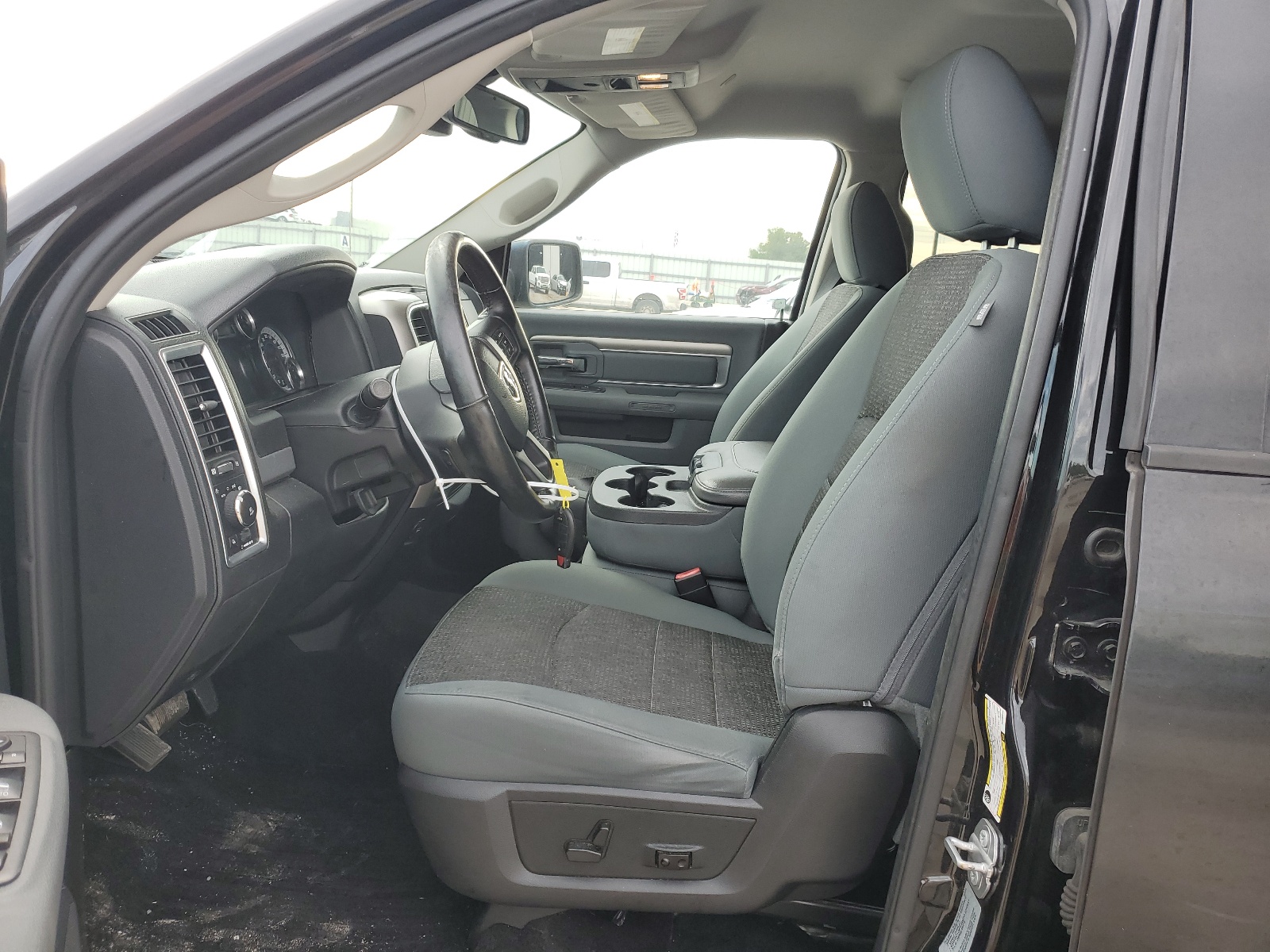 3C6RR7LT8HG593245 2017 Ram 1500 Slt