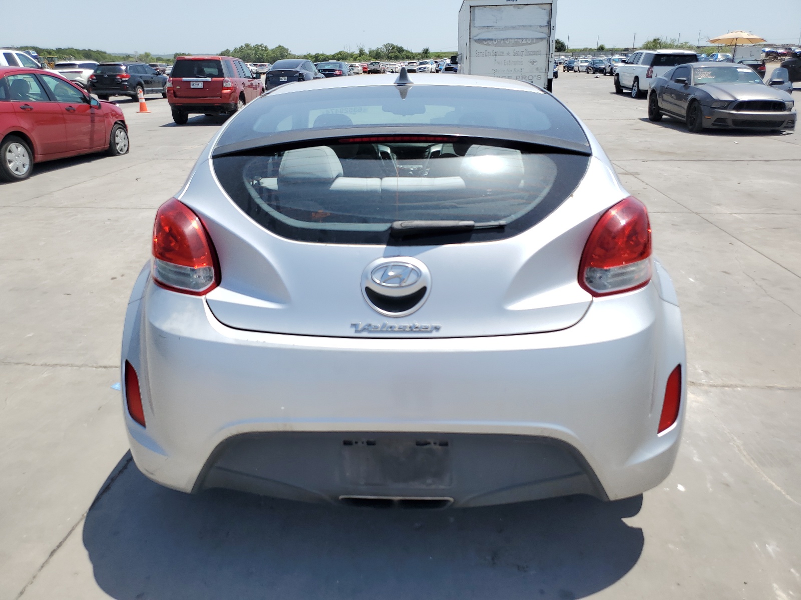 2012 Hyundai Veloster vin: KMHTC6AD1CU037060