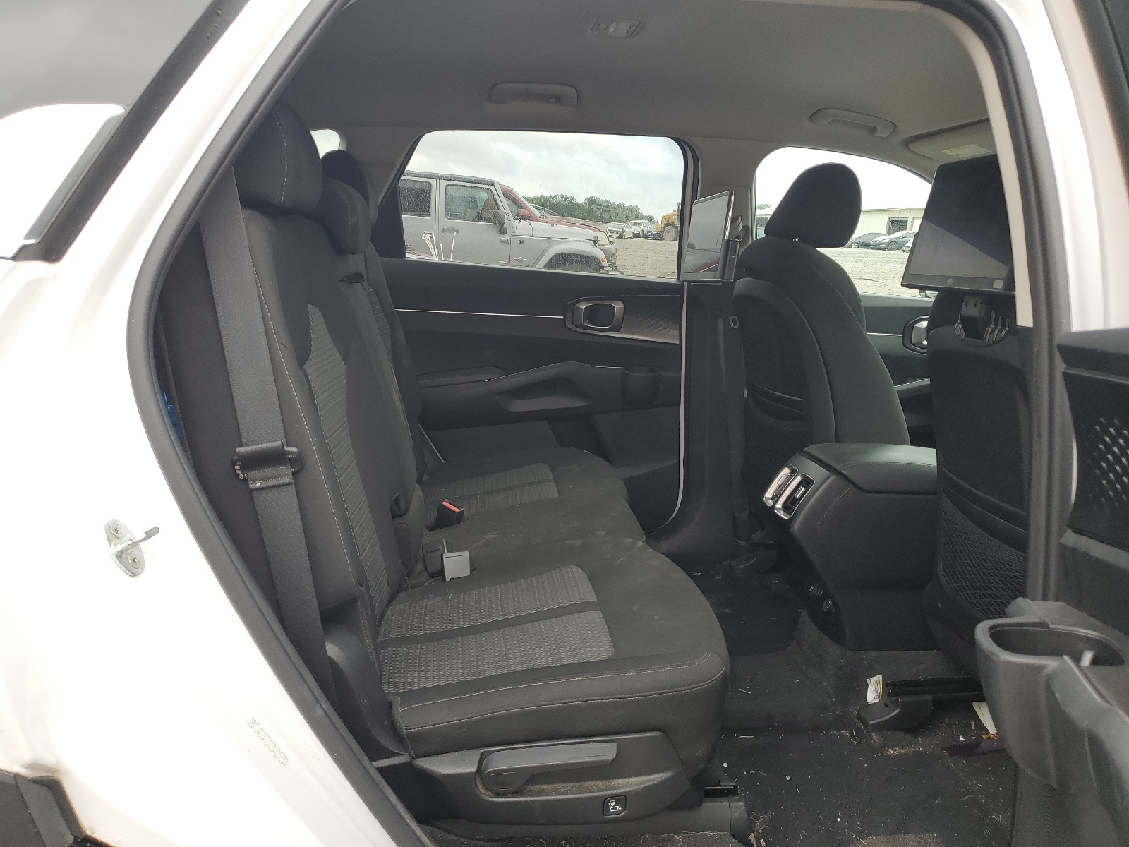 5XYRGDLC5NG099898 2022 Kia Sorento Lx