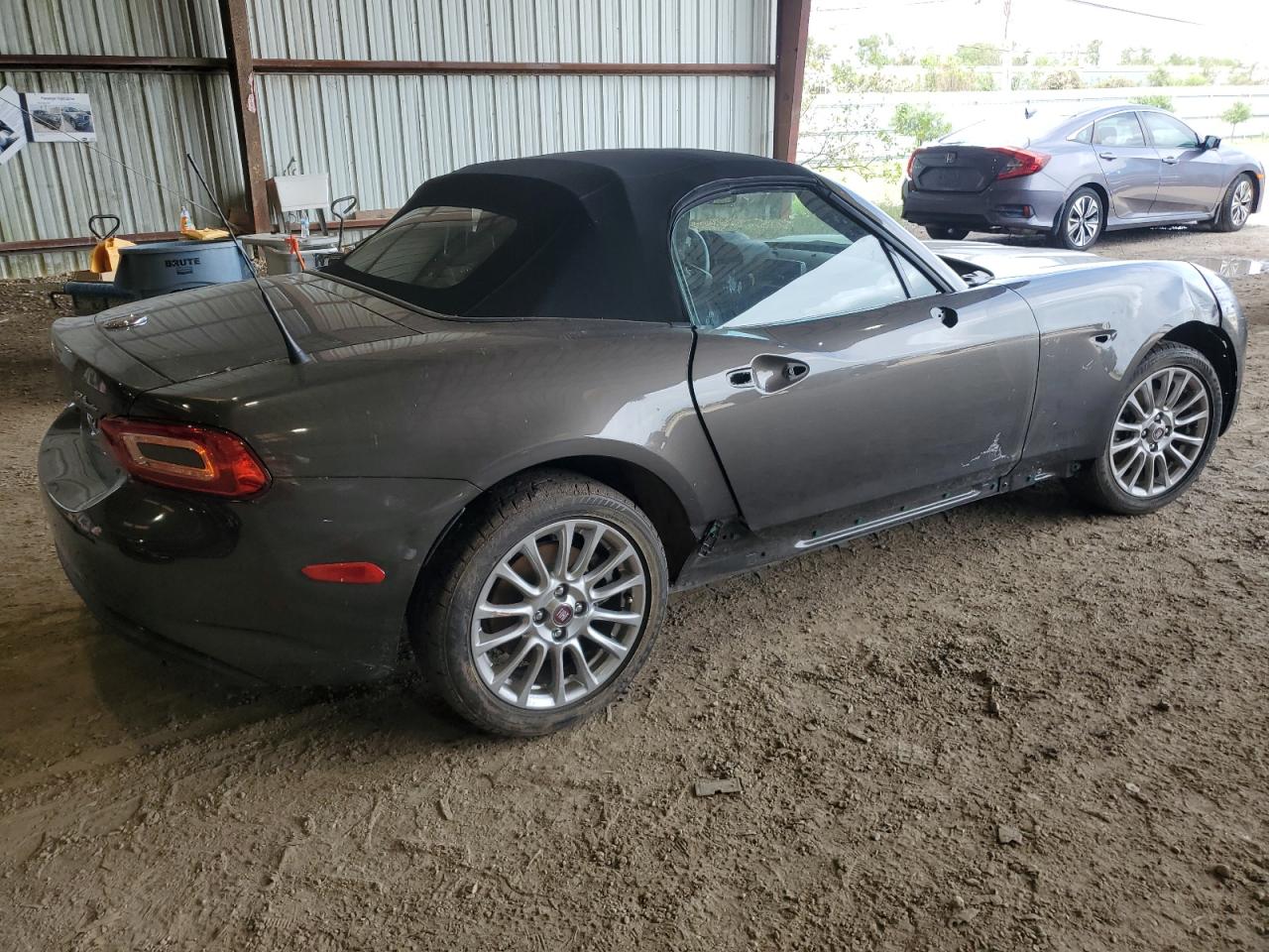 2017 Fiat 124 Spider - Image 3