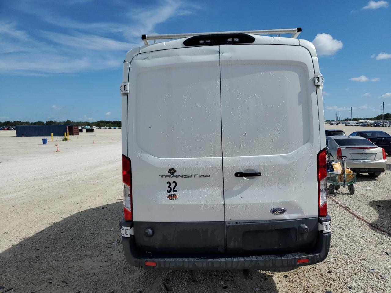 1FTYR2CM4JKB21235 2018 Ford Transit T-250