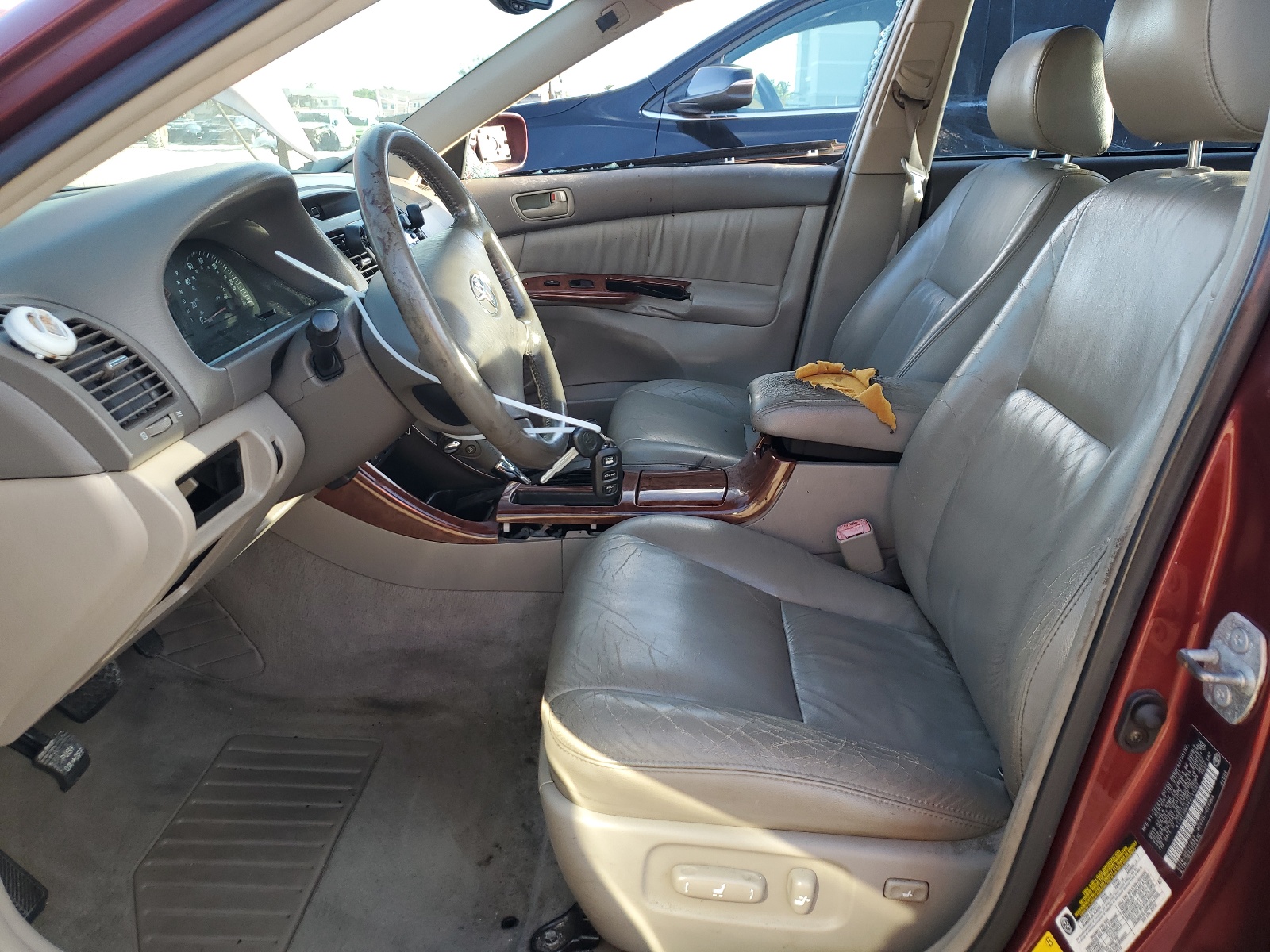 4T1BE30K34U311557 2004 Toyota Camry Le