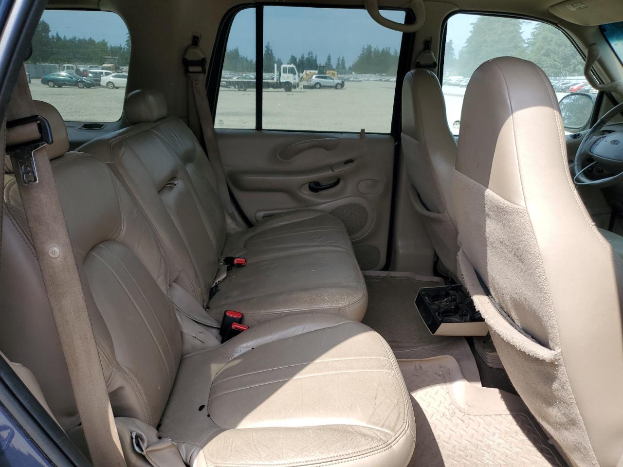 2001 Ford Expedition Eddie Bauer VIN: 1FMPU18L81LA10455 Lot: 63234184