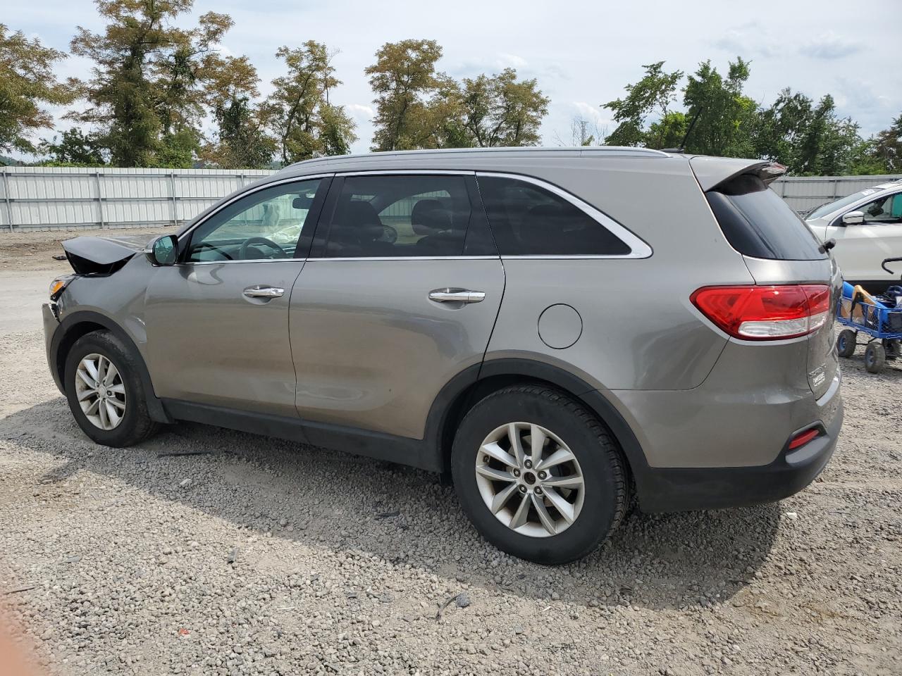 2016 Kia Sorento - Image 2