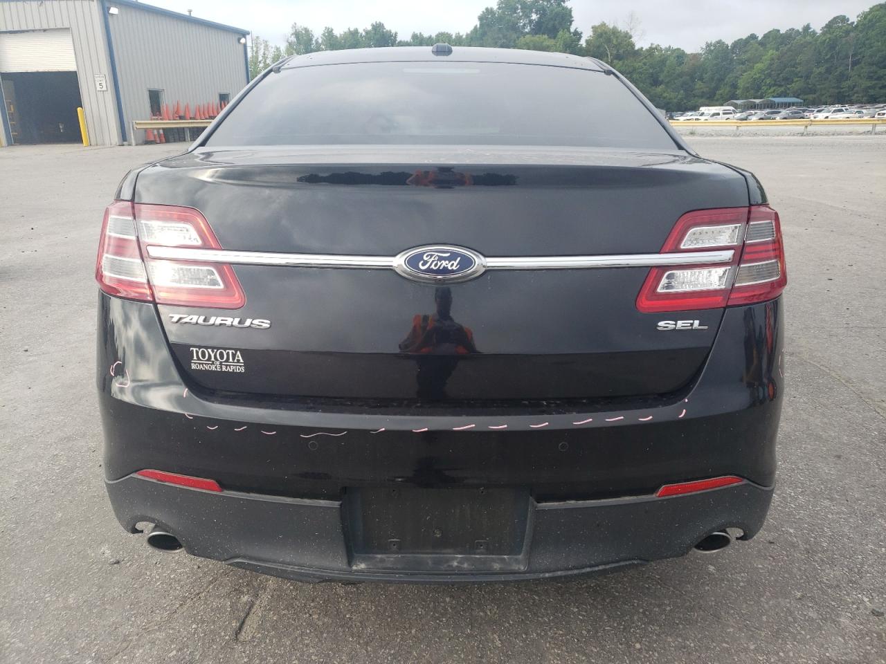 1FAHP2E86KG110835 2019 Ford Taurus Sel