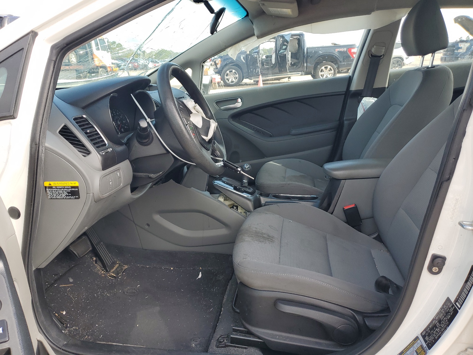 3KPFK4A73HE095759 2017 Kia Forte Lx