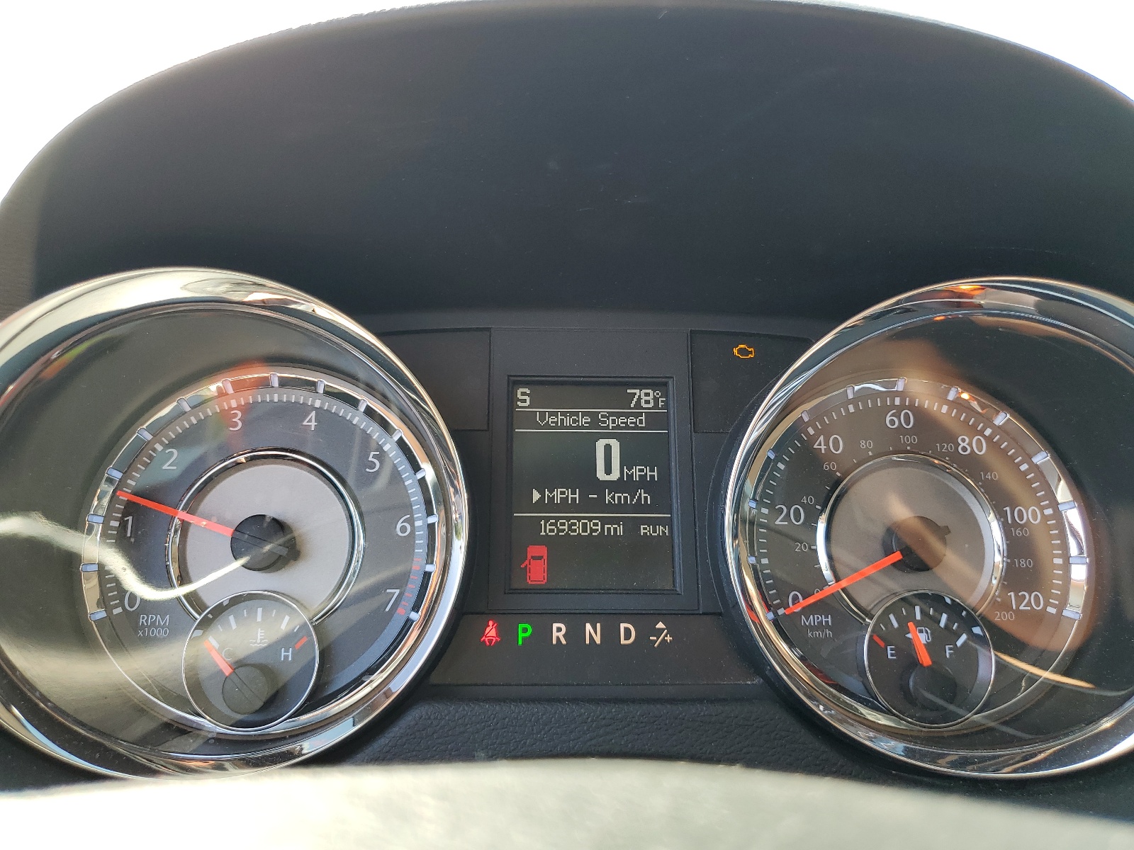 2A4RR8DG0BR656110 2011 Chrysler Town & Country Touring L