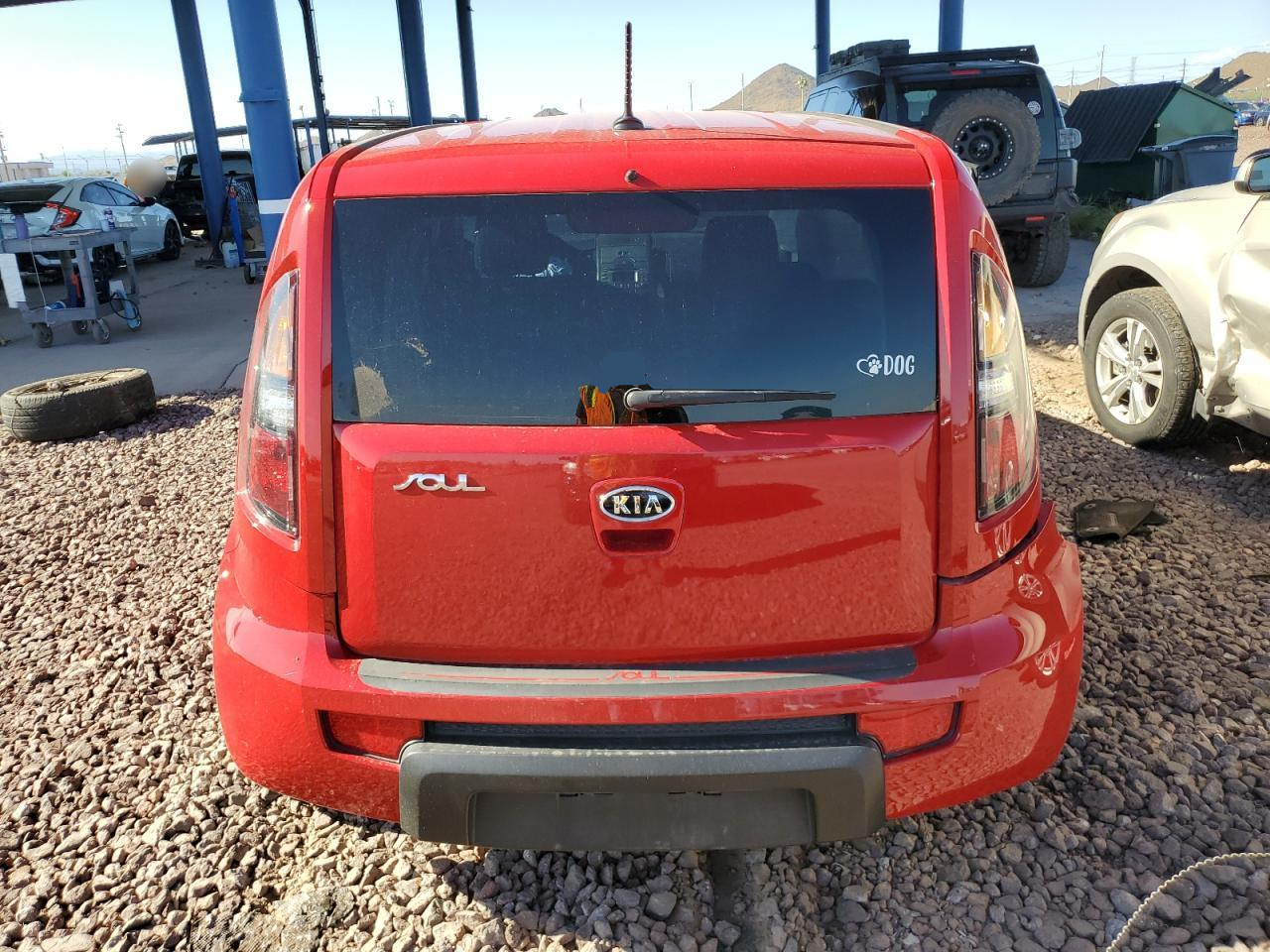 KNDJT2A27B7301740 2011 Kia Soul +