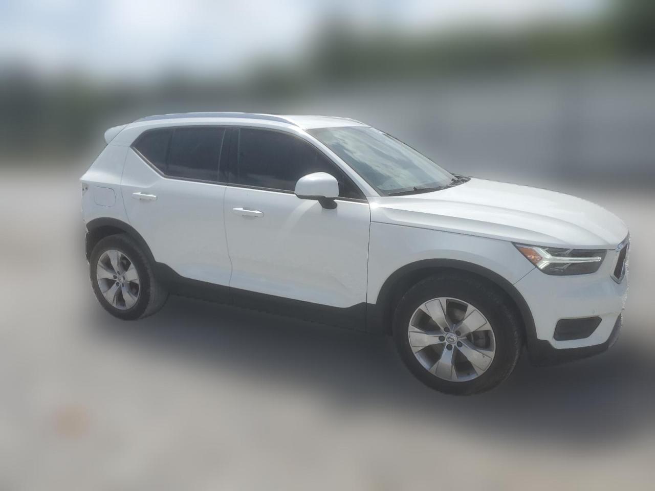 2020 Volvo Xc40 T4 Momentum VIN: YV4AC2HK3L2305205 Lot: 64747864