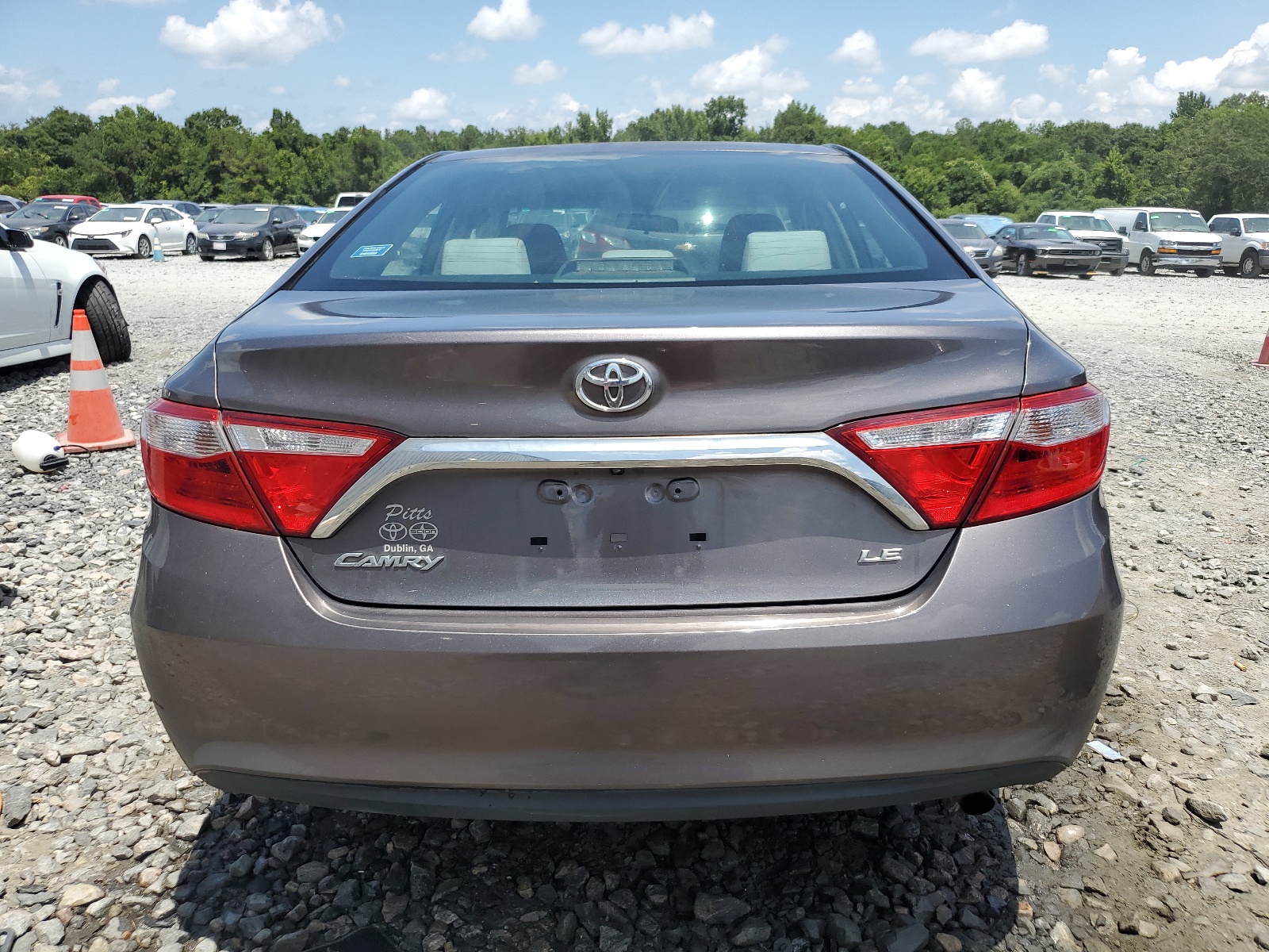 2017 Toyota Camry Le vin: 4T1BF1FK6HU353252