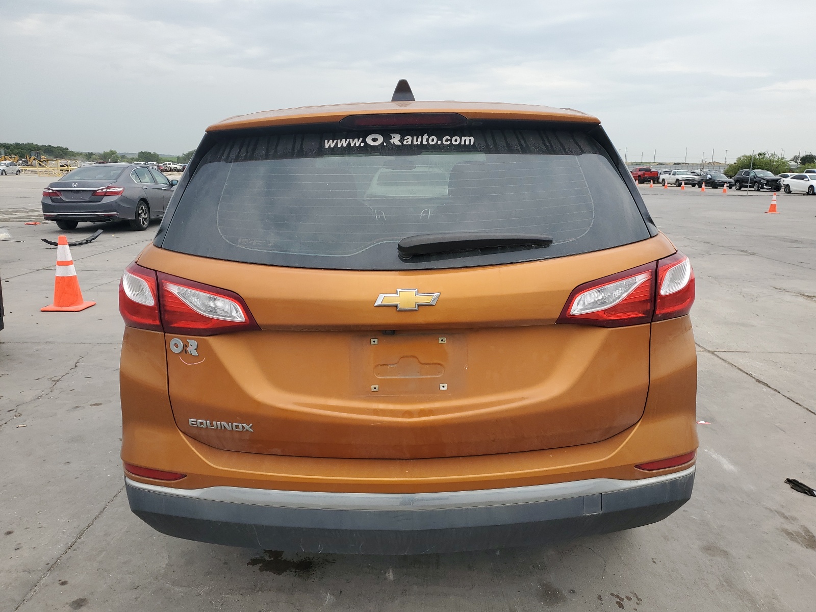 2GNAXHEV2J6142708 2018 Chevrolet Equinox Ls