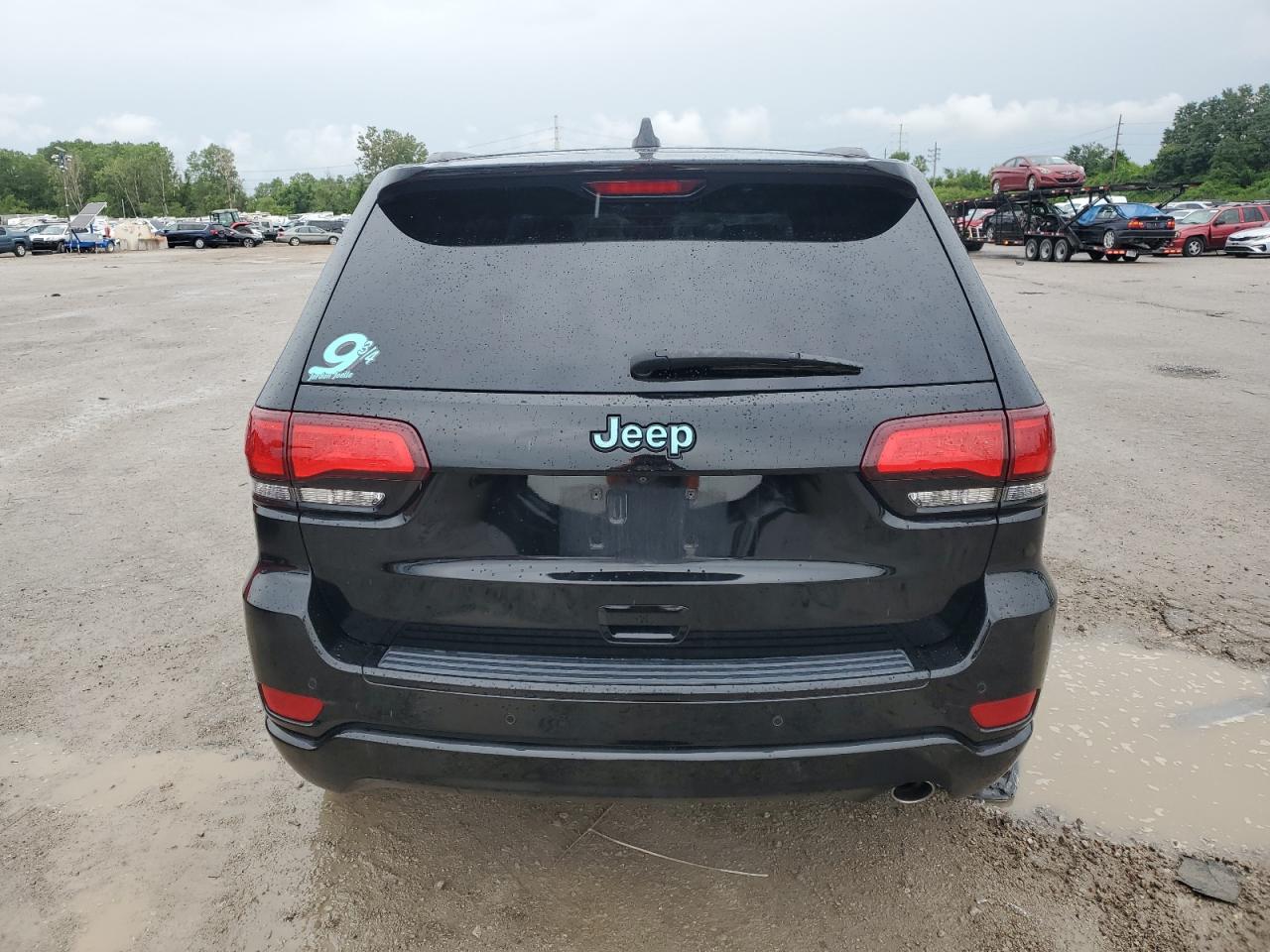 1C4RJFAG7JC190043 2018 Jeep Grand Cherokee Laredo