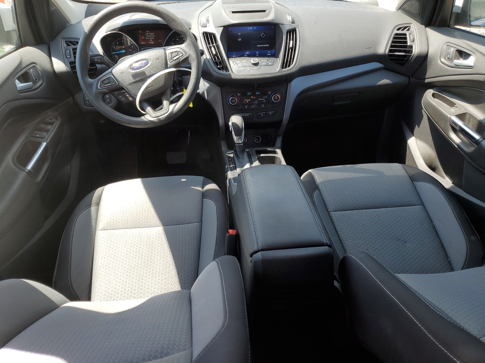 1FMCU9GD8JUB38048 2018 Ford Escape Se