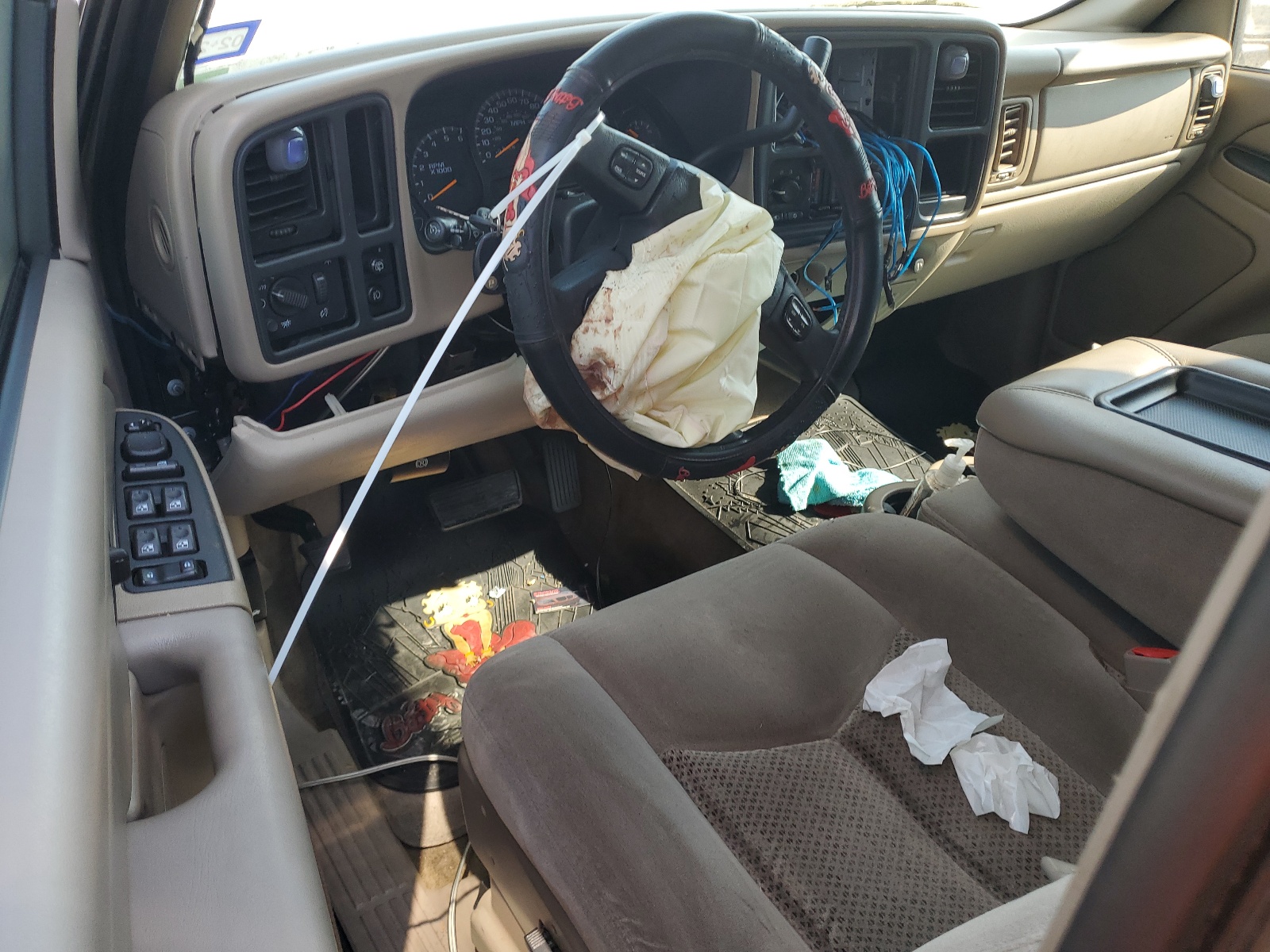 1GNEC13V45R145241 2005 Chevrolet Tahoe C1500