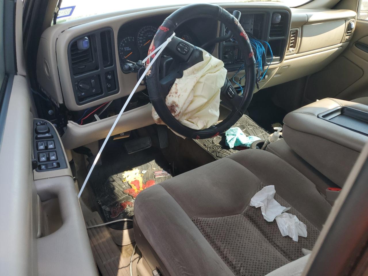 2005 Chevrolet Tahoe C1500 VIN: 1GNEC13V45R145241 Lot: 63109274