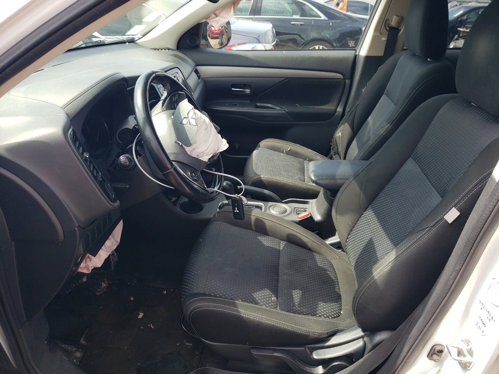 JA4AD3A39GZ020427 2016 Mitsubishi Outlander Se