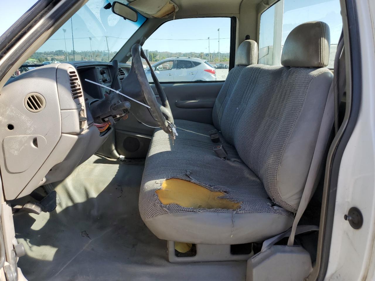 2000 Chevrolet Gmt-400 C2500 VIN: 1GCGC24R2YR112705 Lot: 61428604