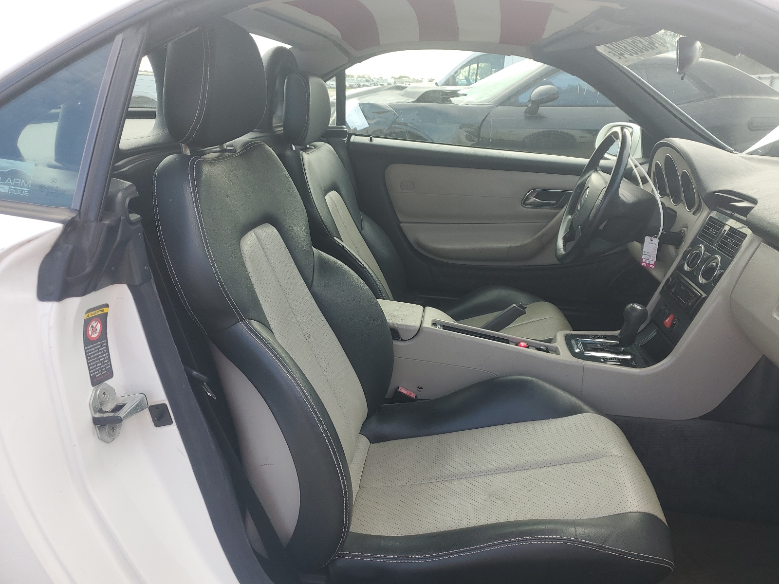 WDBKK47F9WF047388 1998 Mercedes-Benz Slk 230 Kompressor