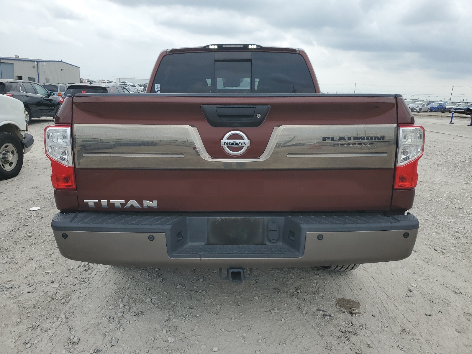 1N6AA1E62HN523360 2017 Nissan Titan Sv