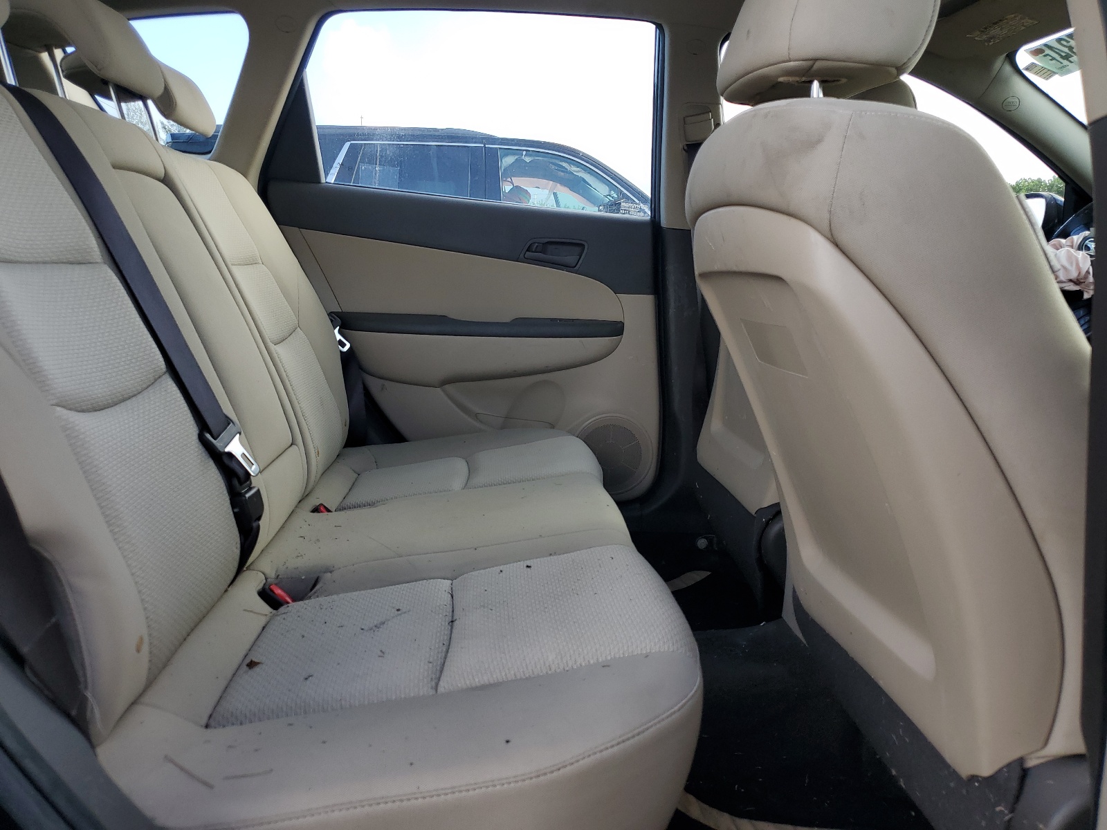 KMHDB8AE1AU052618 2010 Hyundai Elantra Touring Gls