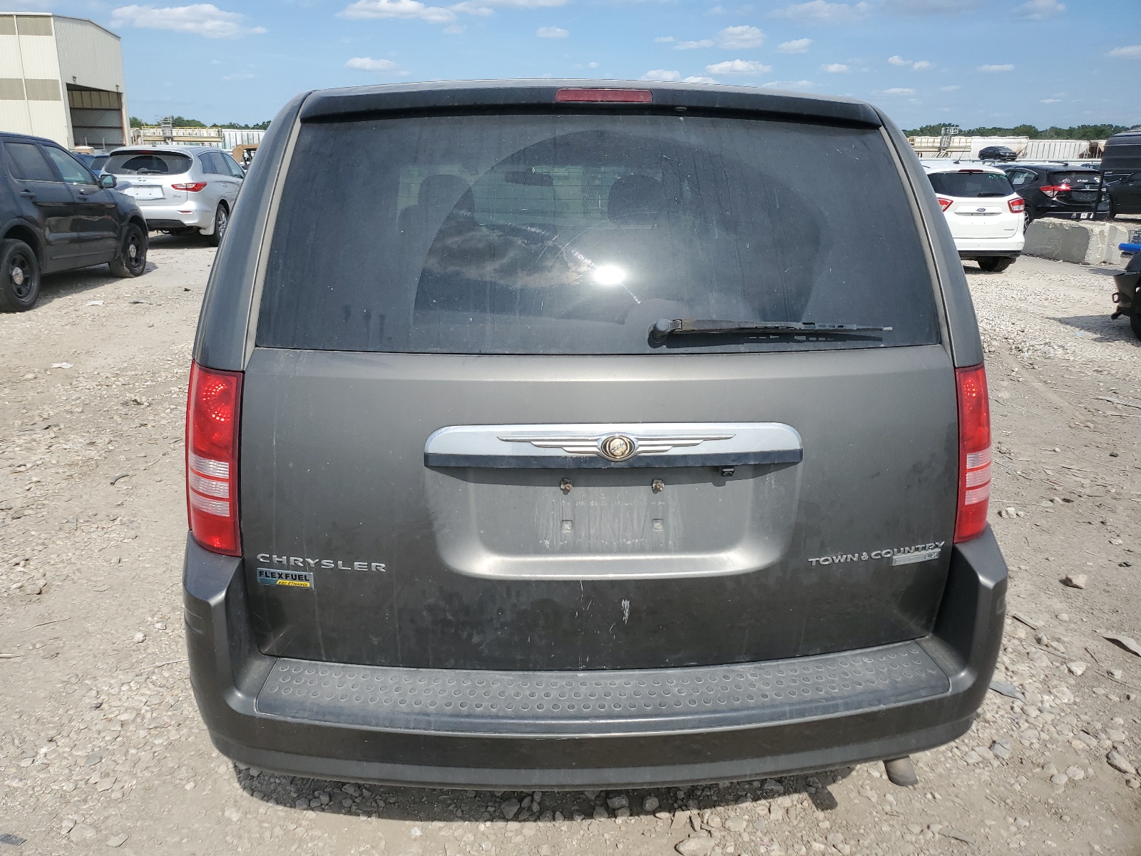 2A4RR4DE7AR285940 2010 Chrysler Town & Country Lx