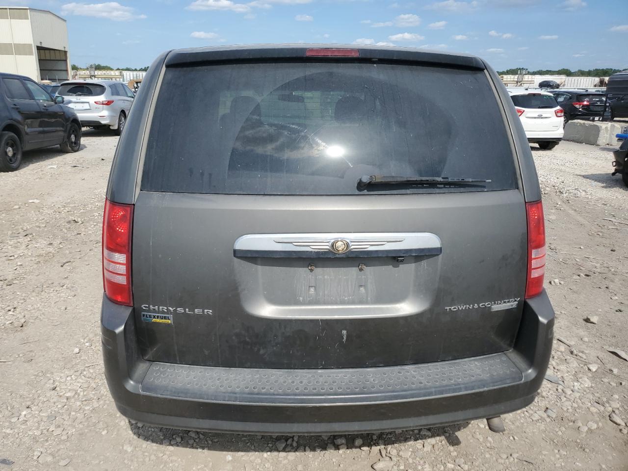 2010 Chrysler Town & Country Lx VIN: 2A4RR4DE7AR285940 Lot: 63877524