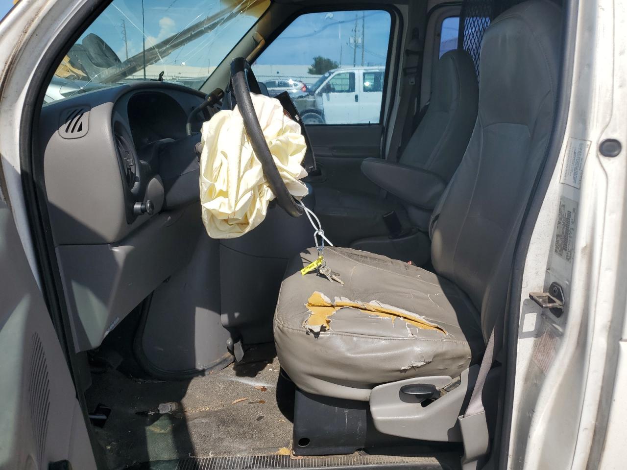 2001 Ford Econoline E250 Van VIN: 1FTNE24L81HA26355 Lot: 61944094