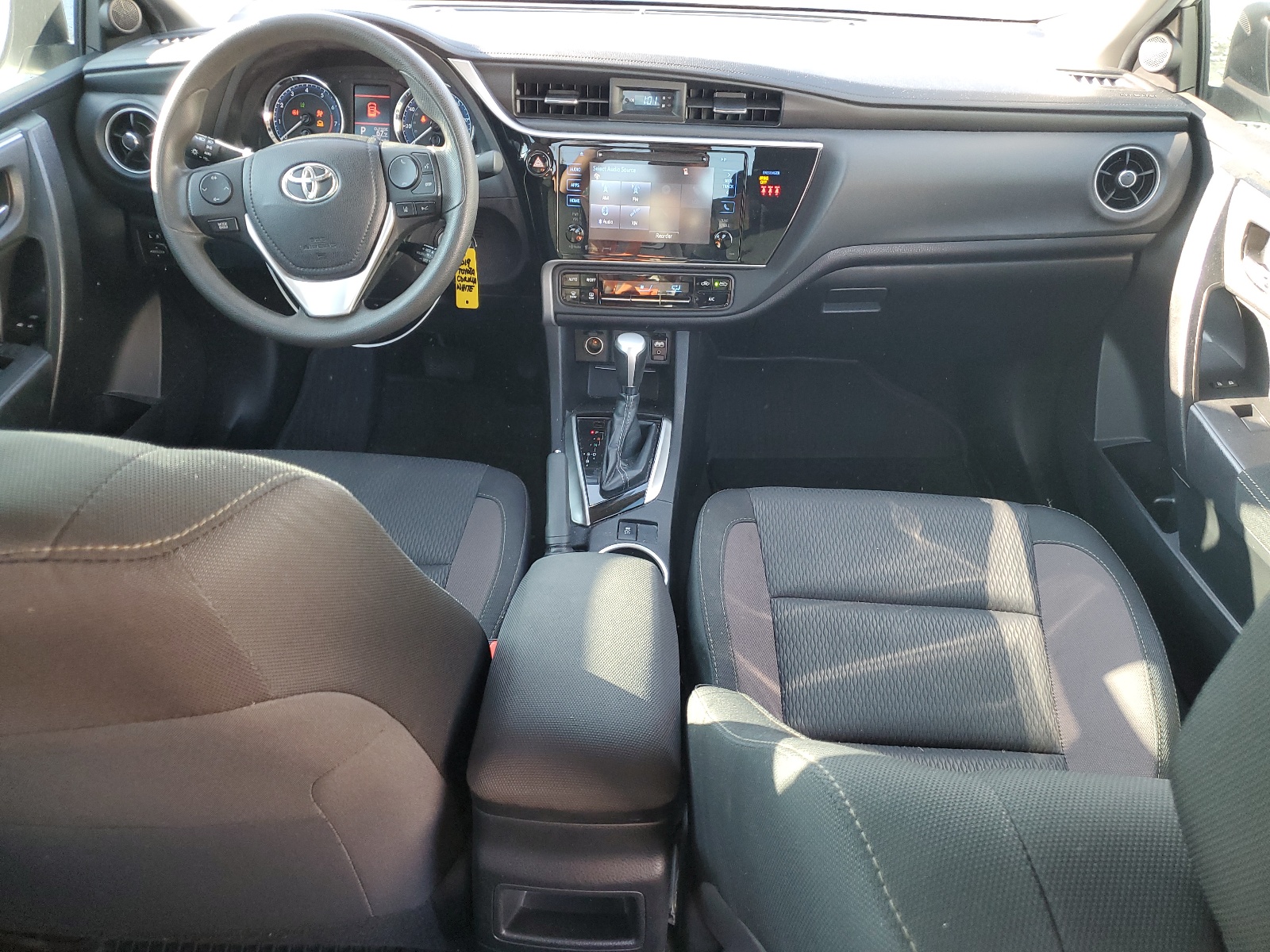 2019 Toyota Corolla L vin: 2T1BURHE8KC226975