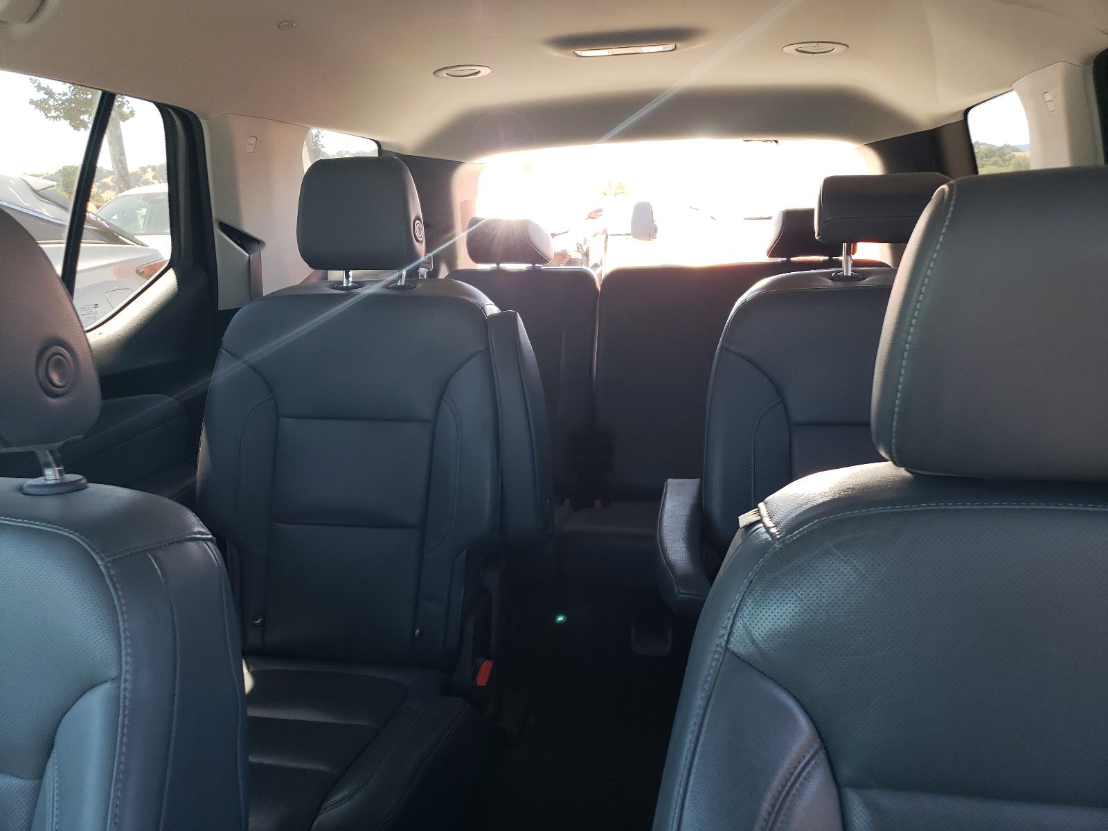 1GNEVJKW3JJ234926 2018 Chevrolet Traverse Premier