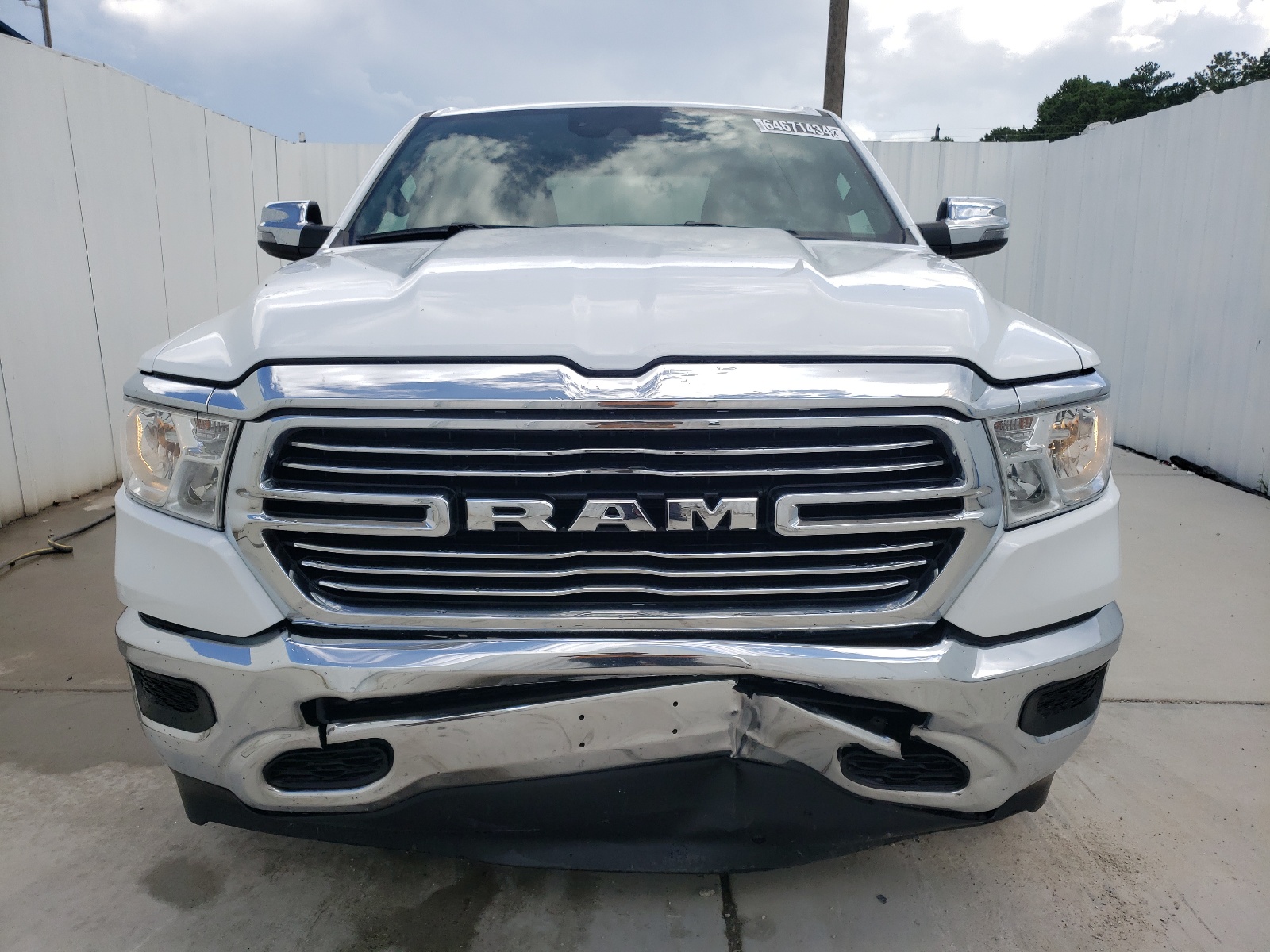 2024 Ram 1500 Laramie vin: 1C6RREJT8RN220240