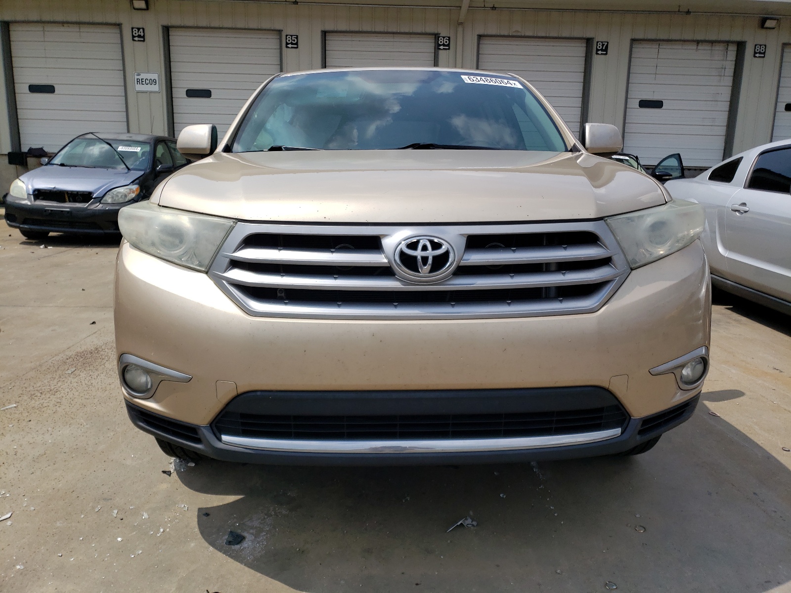 5TDBK3EH8BS073006 2011 Toyota Highlander Base