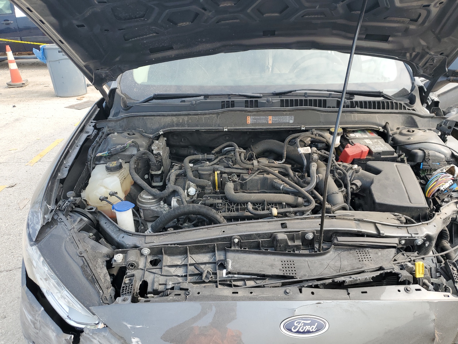 3FA6P0HDXLR105779 2020 Ford Fusion Se