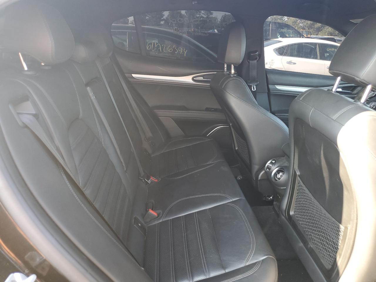 2018 Alfa Romeo Stelvio - Image 10