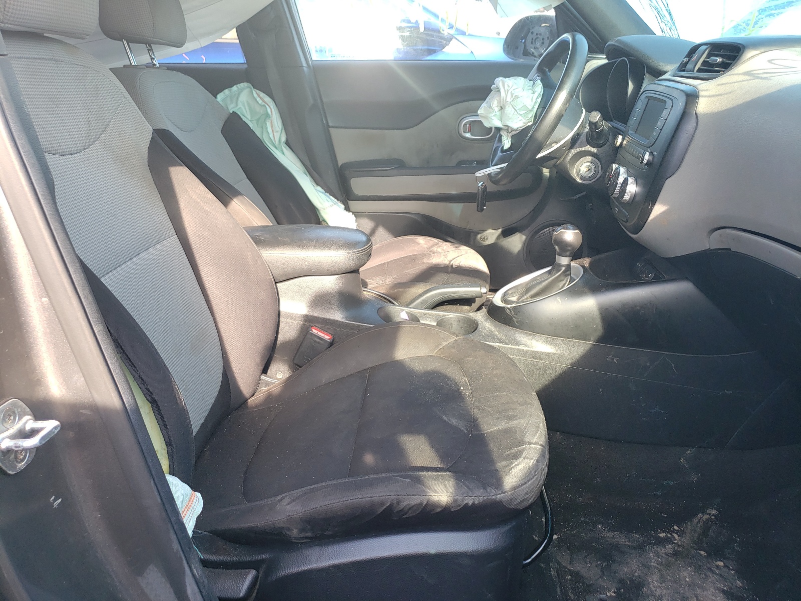 KNDJN2A23H7489174 2017 Kia Soul