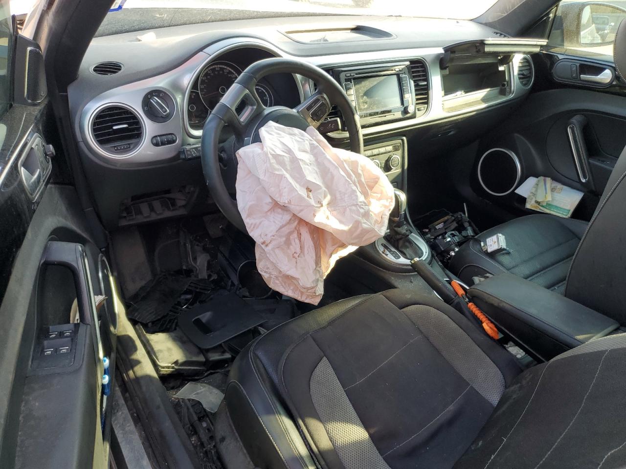 2014 Volkswagen Beetle VIN: 3VW517AT2EM818285 Lot: 63987534