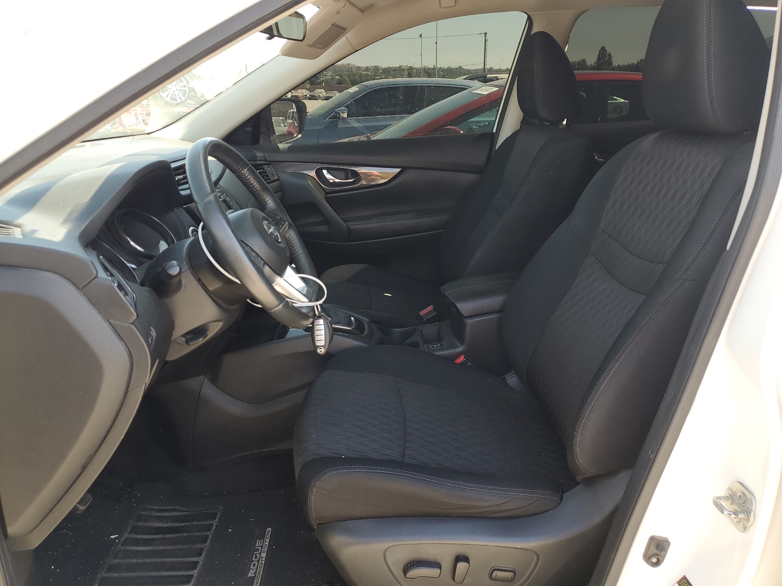 5N1AT2MT7JC748266 2018 Nissan Rogue S