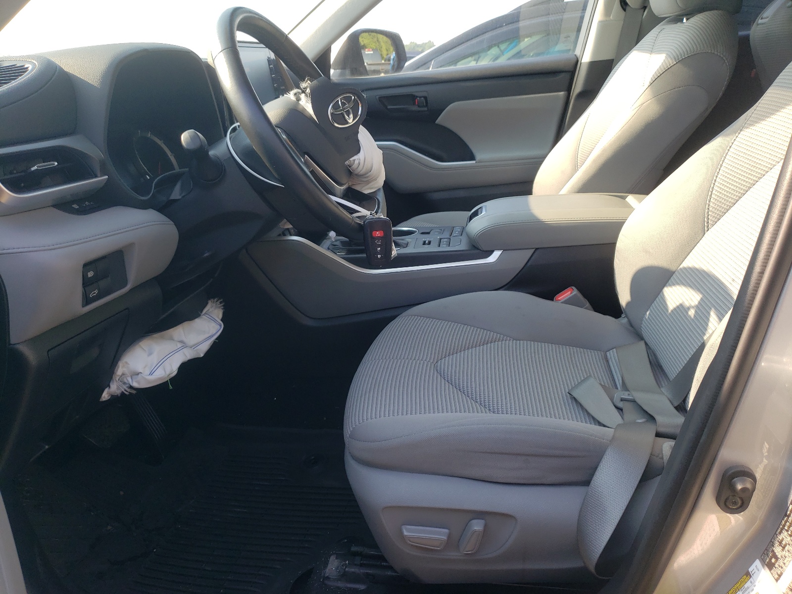 5TDBZRBH7MS532421 2021 Toyota Highlander L