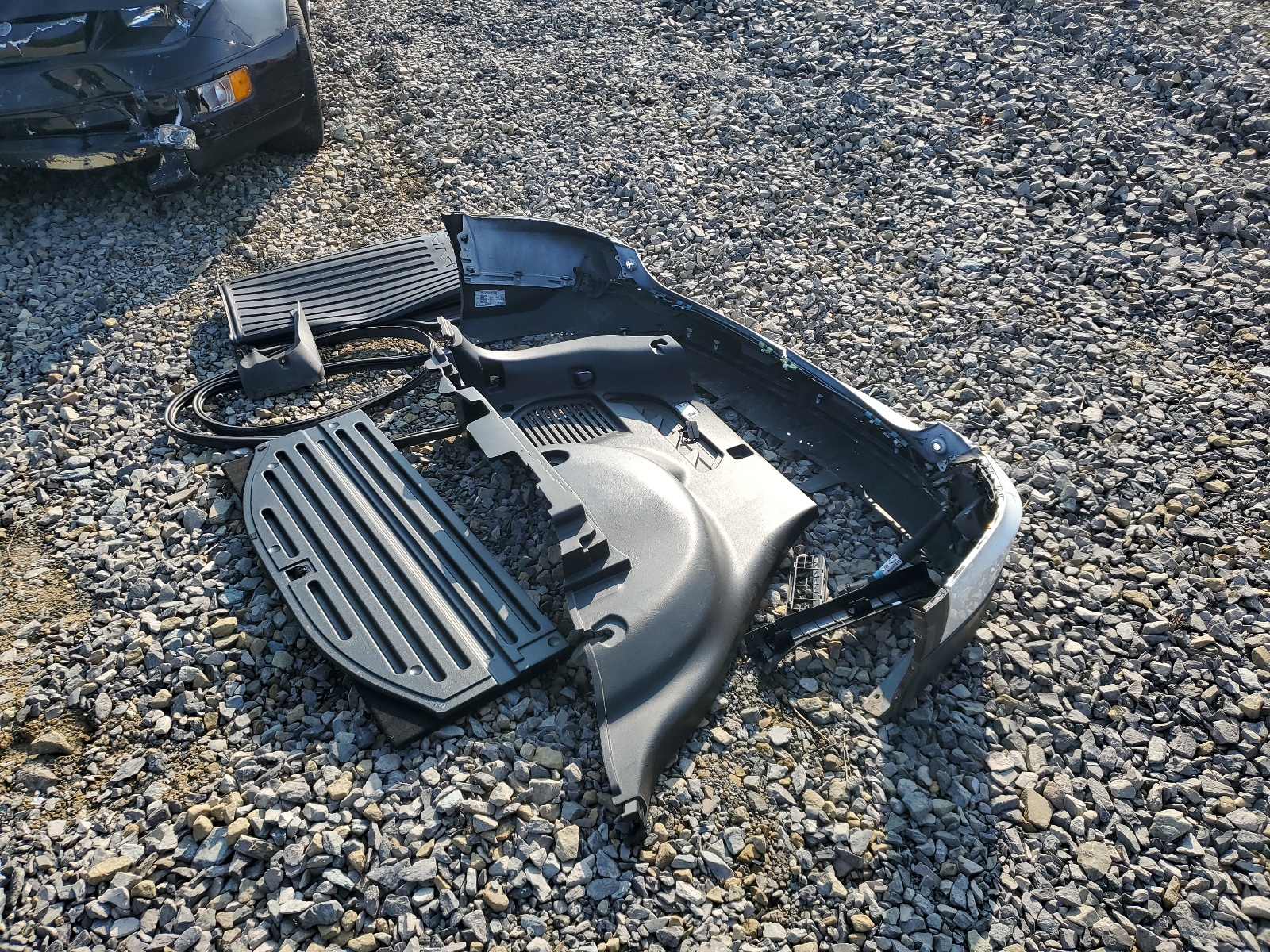 2T3BFREV6JW856156 2018 Toyota Rav4 Le