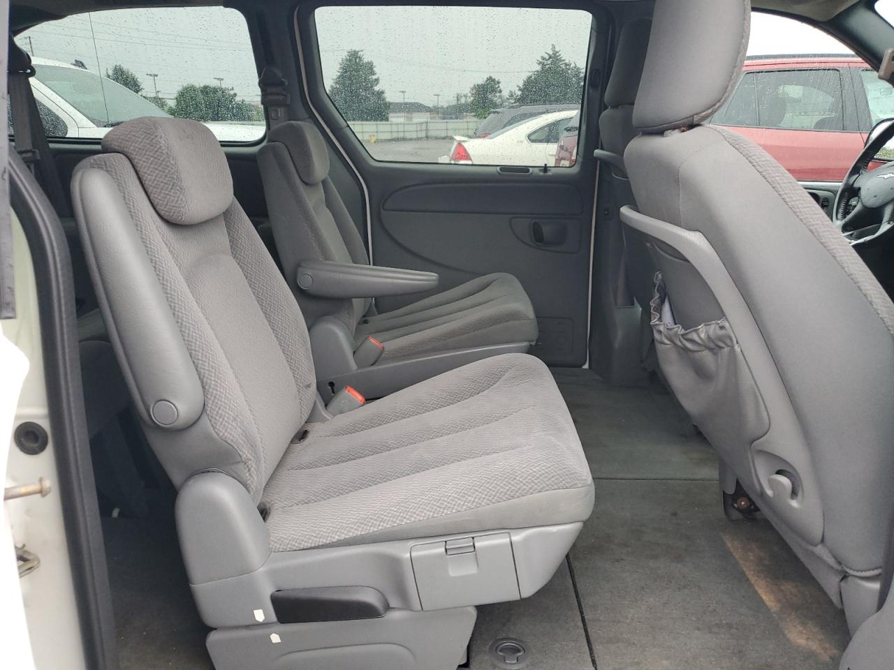 2005 Chrysler Town & Country Touring VIN: 2C4GP54L05R147332 Lot: 63645274