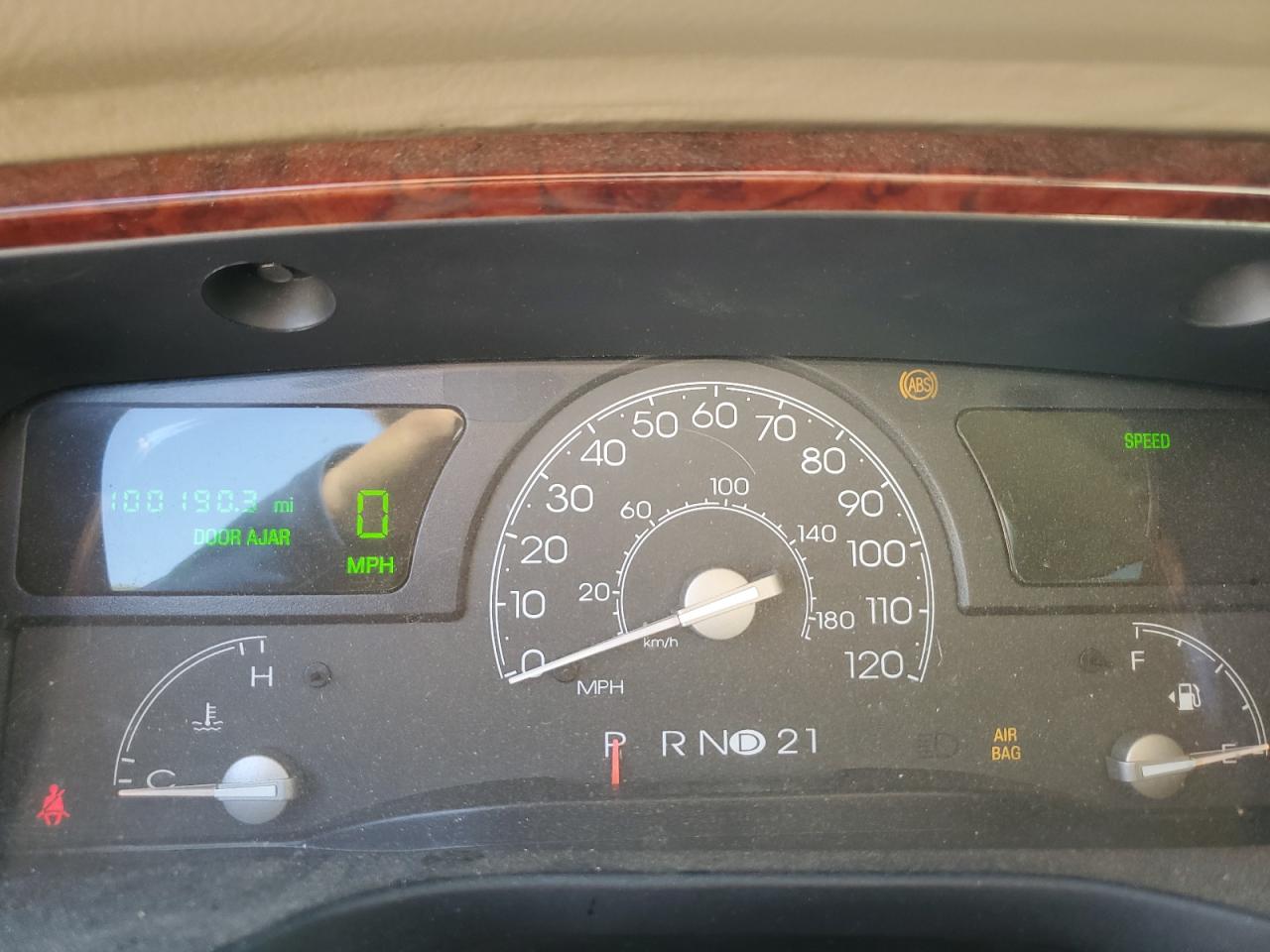 2005 Lincoln Town Car Signature VIN: 1LNHM81W45Y613168 Lot: 64187024