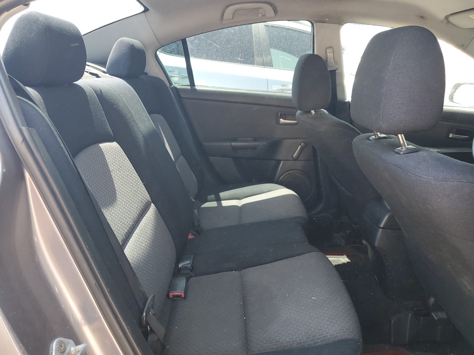 JM1BK12GX61463253 2006 Mazda 3 I