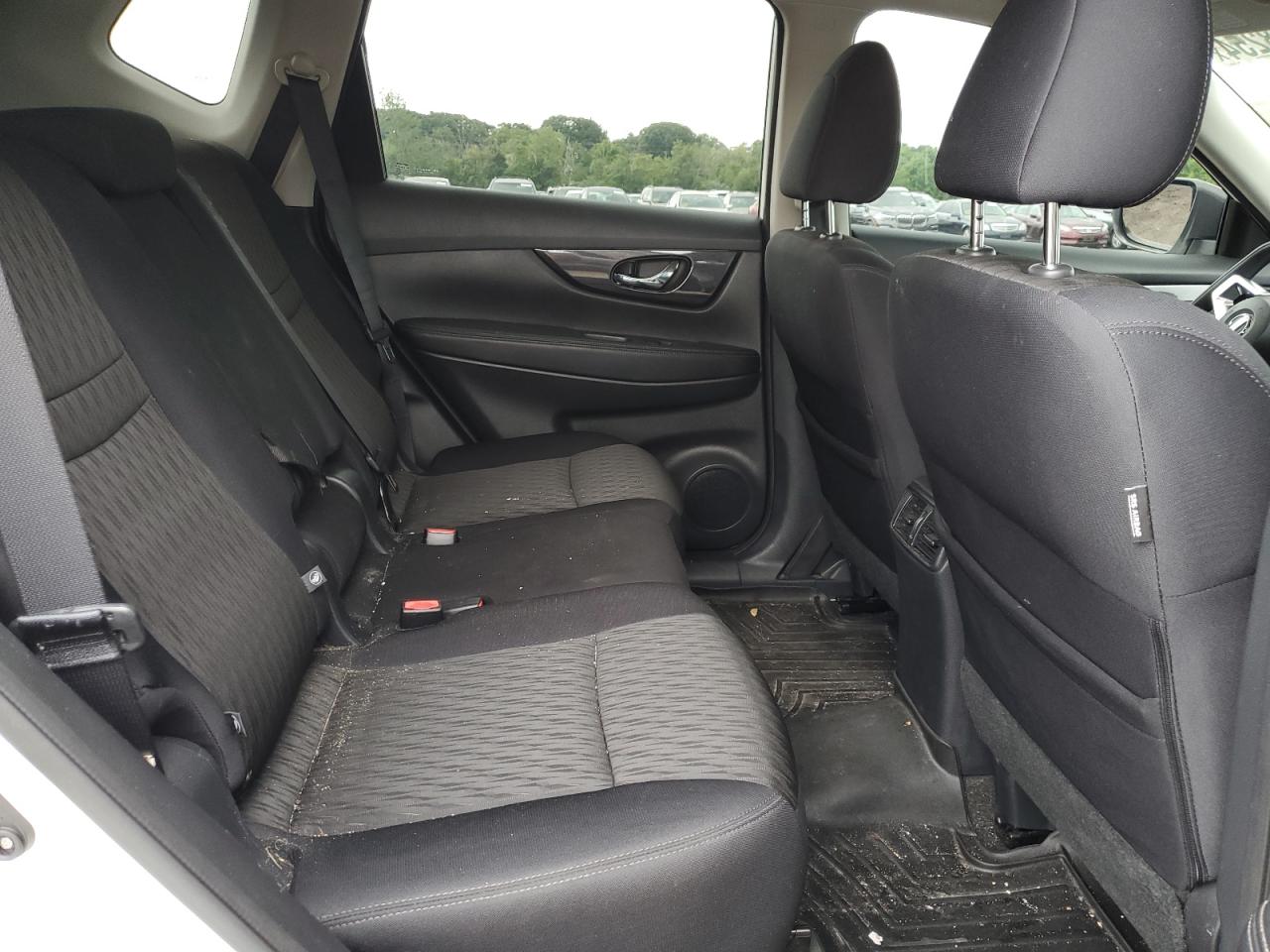 2017 Nissan Rogue Sv VIN: 5N1AT2MV6HC738985 Lot: 64238254