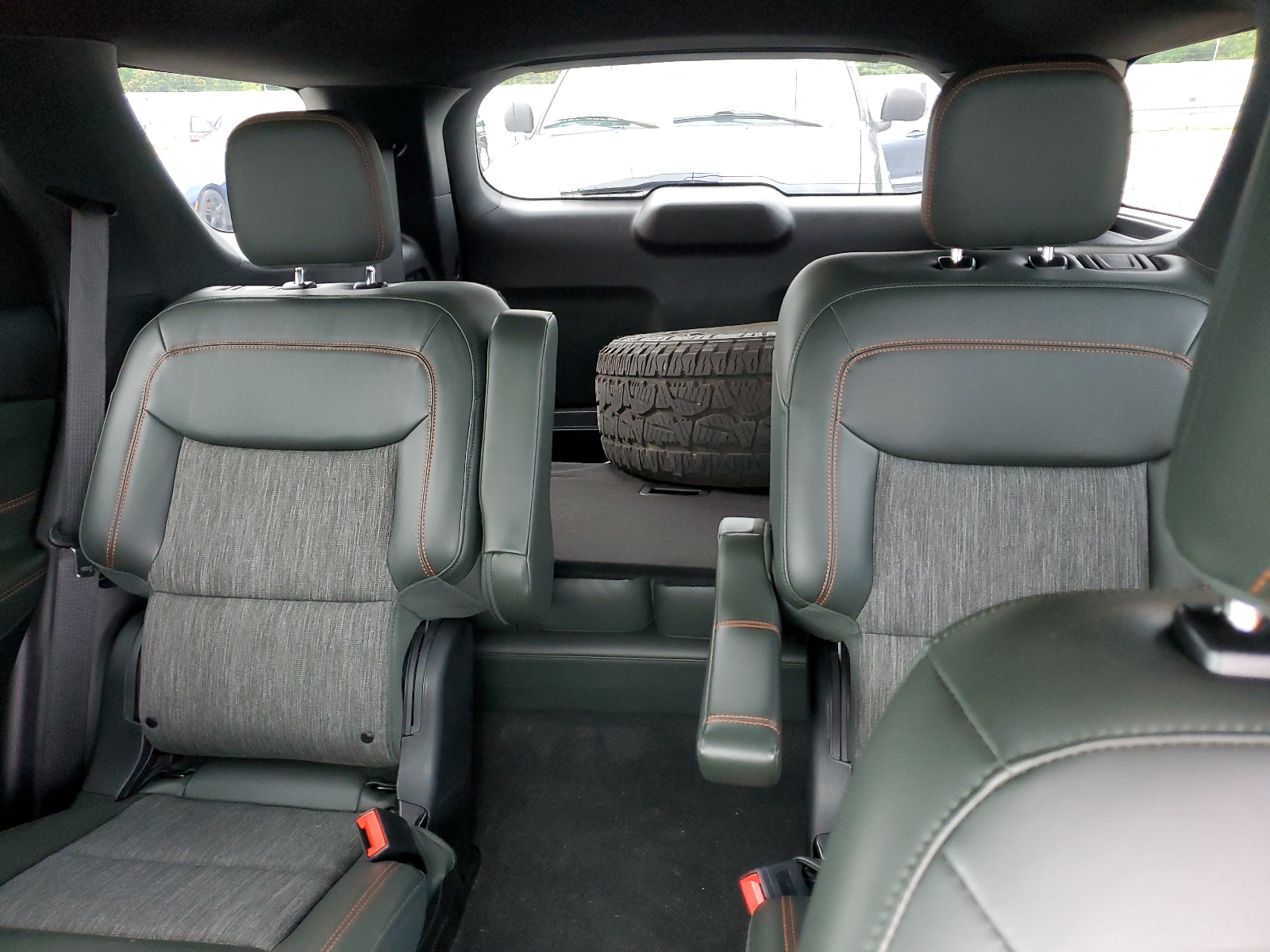 1FMSK8JH8NGB87956 2022 Ford Explorer Timberline