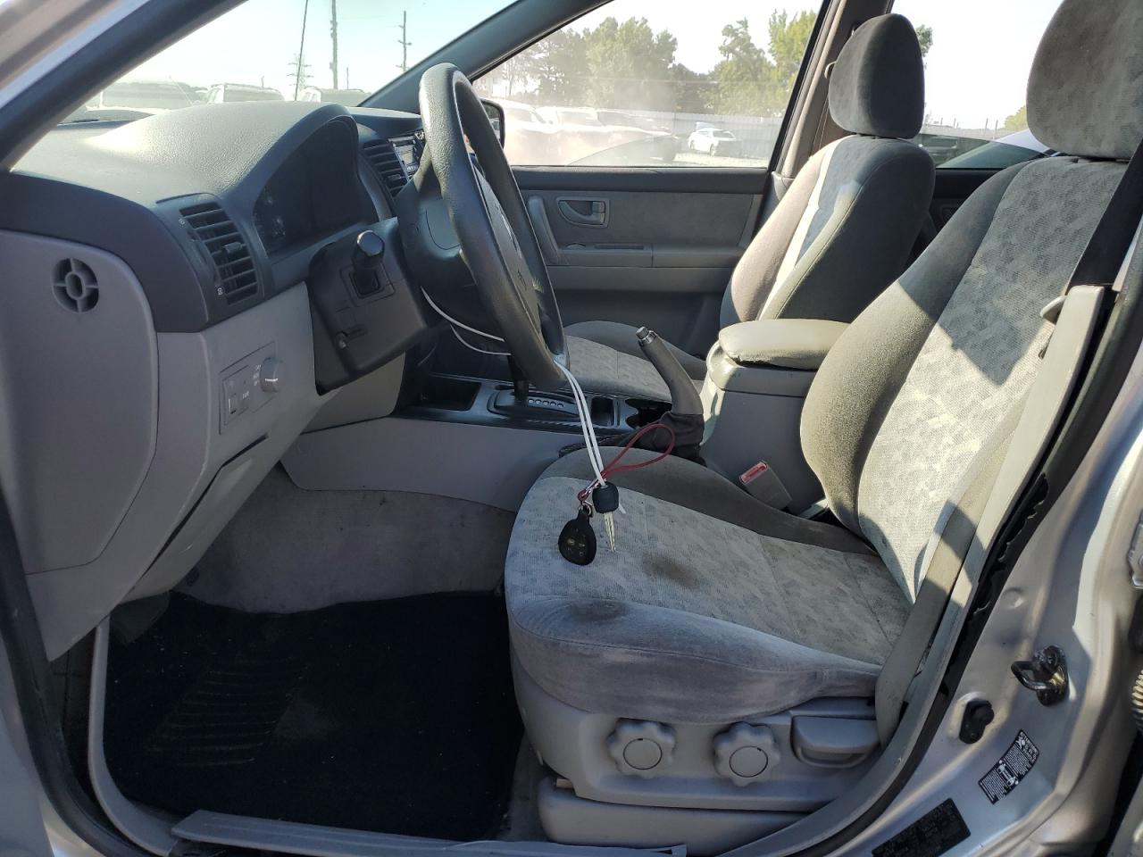 2004 Kia Sorento Ex VIN: KNDJD733045287288 Lot: 61608234