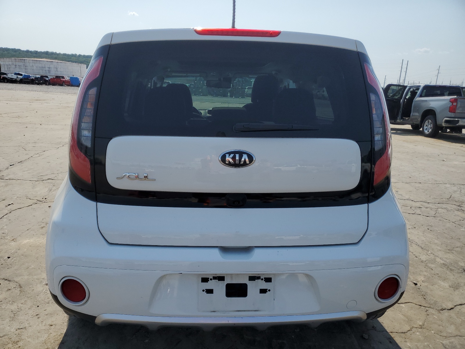 KNDJP3A52J7900516 2018 Kia Soul +