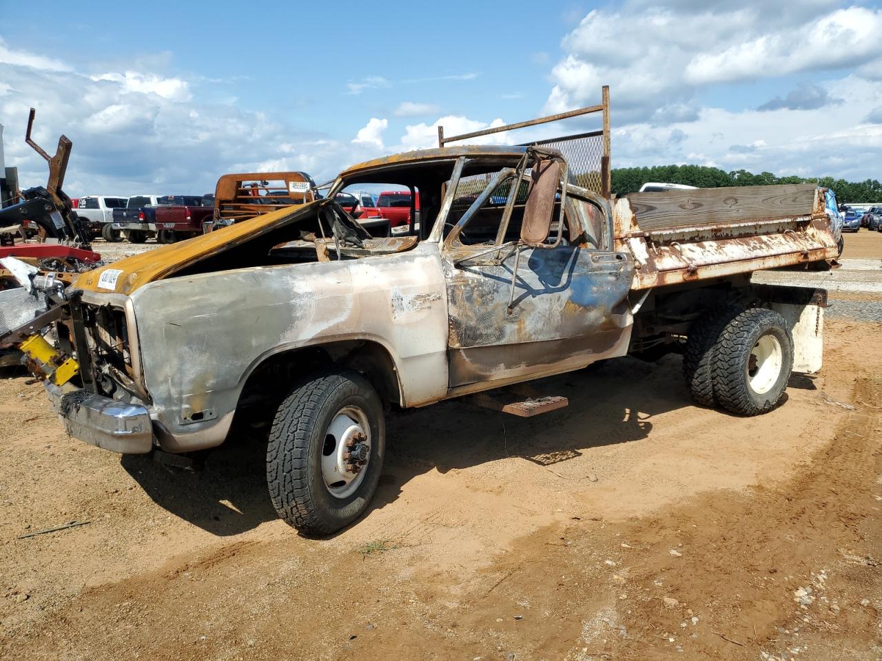 1985 Dodge W-Series W300 VIN: 1B7MW34W6FS656393 Lot: 63671024